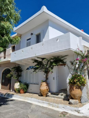 Maison de village Mona